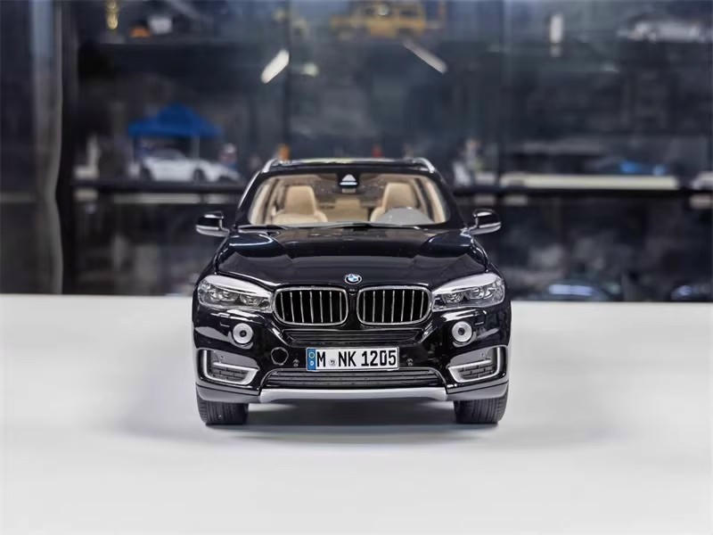 Paragon 1:18 BMW X5 F15 Alloy Diecast Model – YX car model