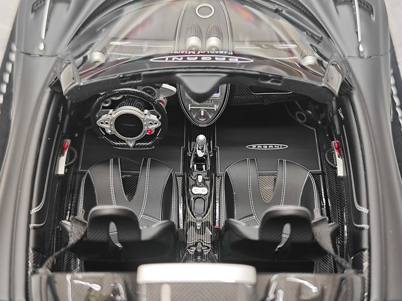 HH Model Pagani Huayra Roadster Limited Edition 1:18 Resin Model Car