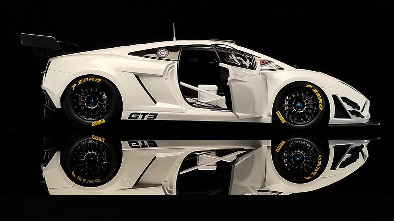 AUTOart Lamborghini Gallardo GT3 FL2 (2013) – 1:18 Scale Mode  (Full Display Version)（81358）（81357）