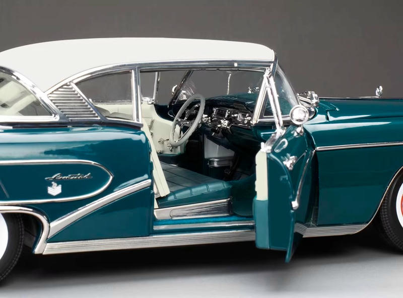 SunStar 1:18 Buick Limited Riviera Coupe 1958 Diecast Model Car