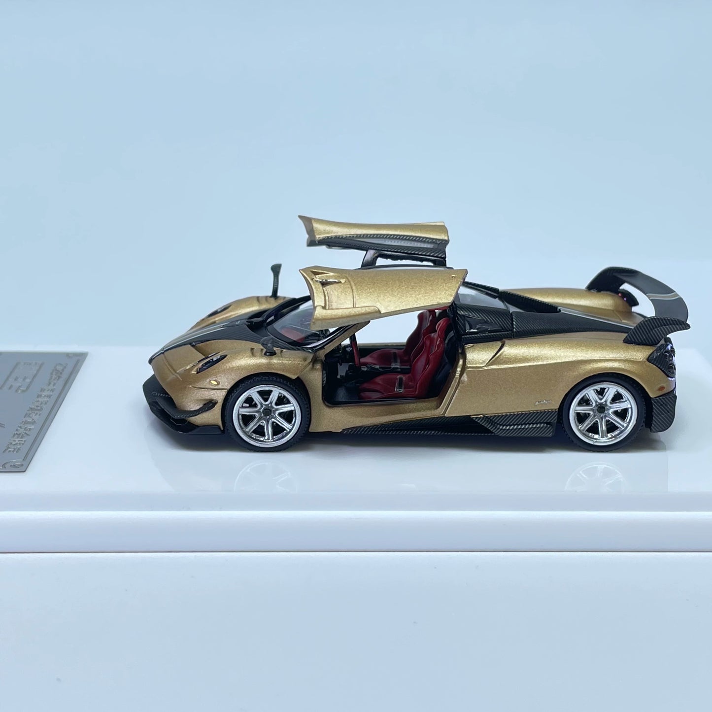Car King HEC2026 Exhibition Limited Edition 1:64 Diecast Model Collection – Gold