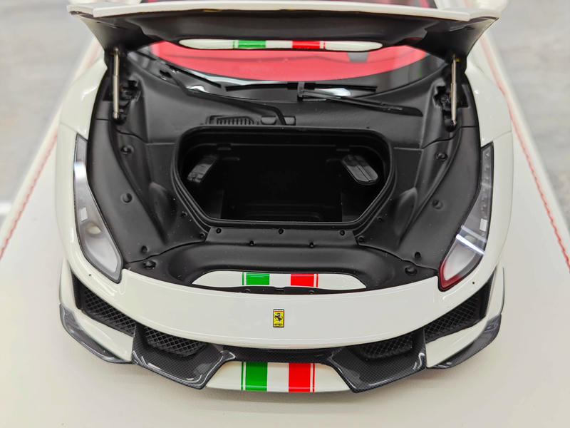 Dino Model 1:18 Ferrari 488 Pista Resin (Fully Open) Model