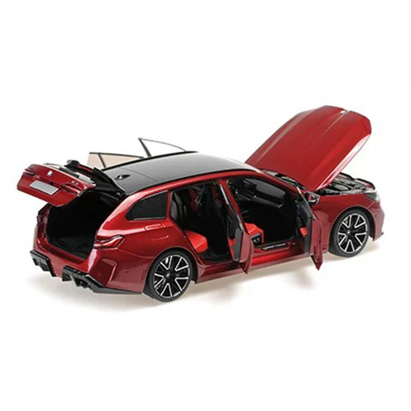 Minichamps 1:18 BMW M5 Touring (2024) Diecast Opening Model