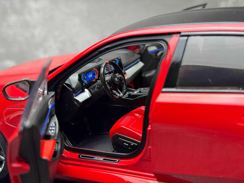 SOLIDO 1:18 BMW M5 M Isle of Man 2025 Alloy Diecast Model