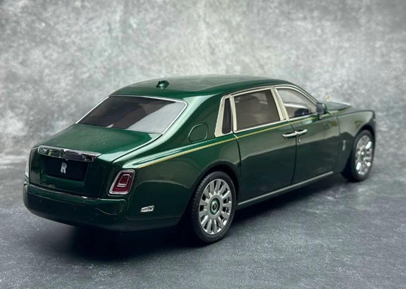OEM 1:18 Rolls-Royce Phantom VIII Diecast Model