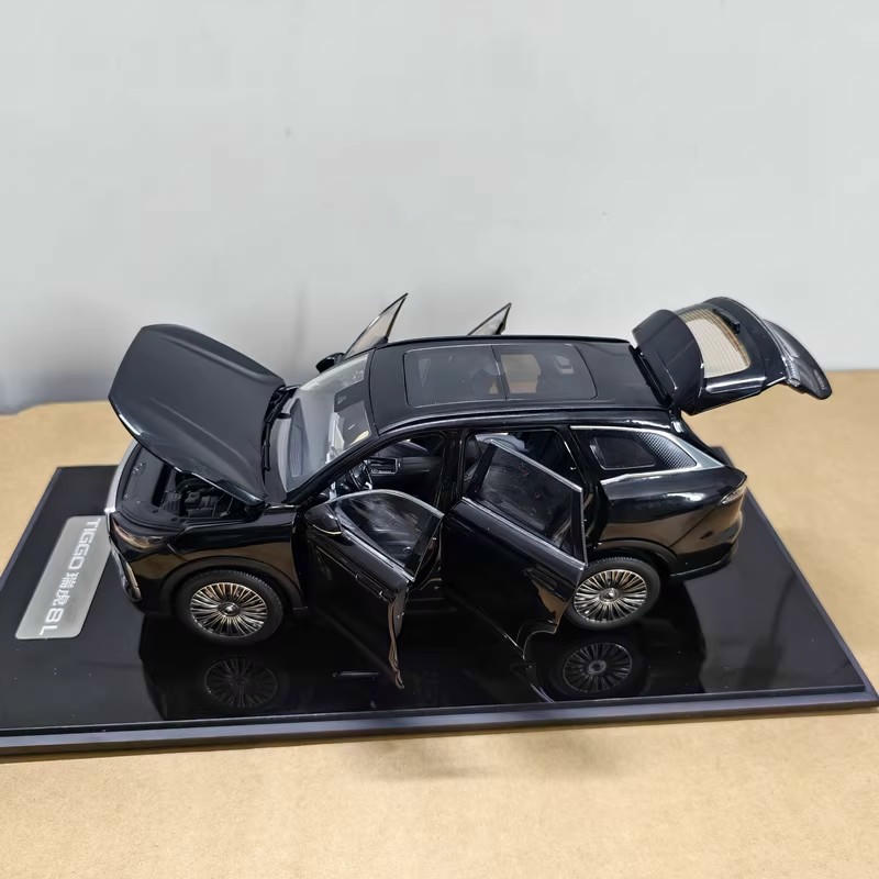 1:18 Chery Tiggo 8L SUV Diecast Model