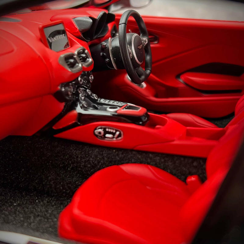 AUTOart 1:18 Aston Martin Vantage 2019 Alloy Diecast Model