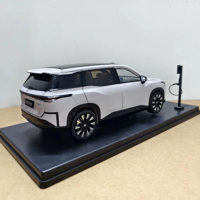 Official 1:18 GAC Toyota bZ3X Diecast Model Car – Alloy New Energy