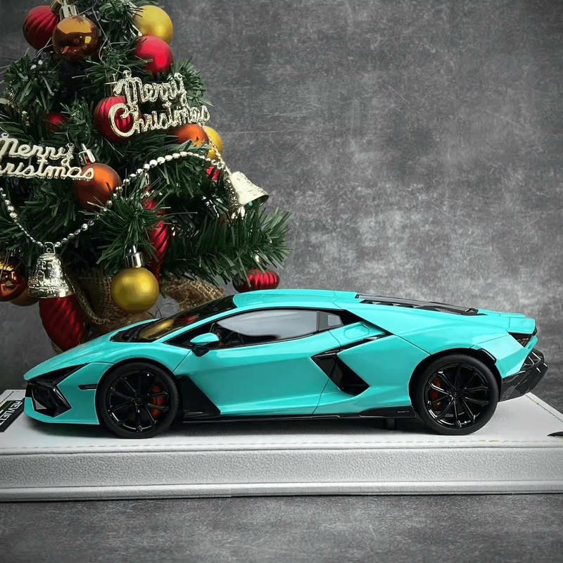 MR 1:18 Lamborghini Revuelto Resin Model – Christmas Edition