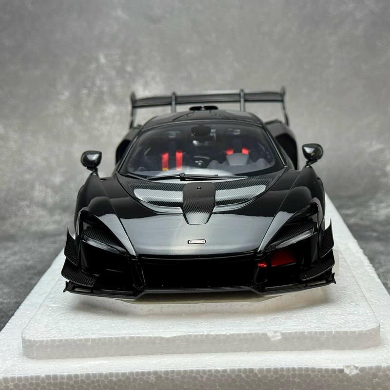 AUTOart 1:18 McLaren Senna GTR Diecast Model