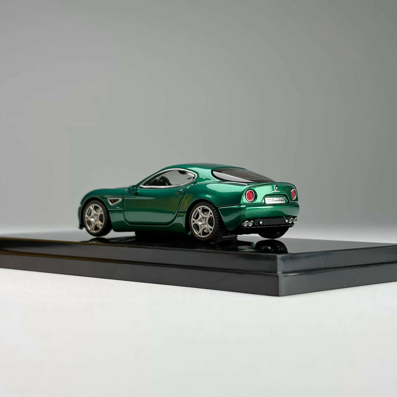 MotorHelix 1:64 Alfa Romeo 8C Competizione (2008) Diecast Model