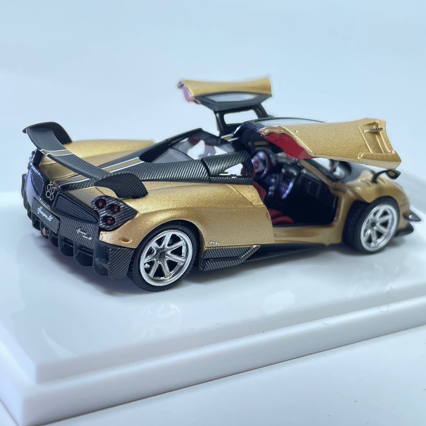 Car King HEC2026 Exhibition Limited Edition 1:64 Diecast Model Collection – Gold