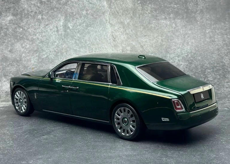 OEM 1:18 Rolls-Royce Phantom VIII Diecast Model