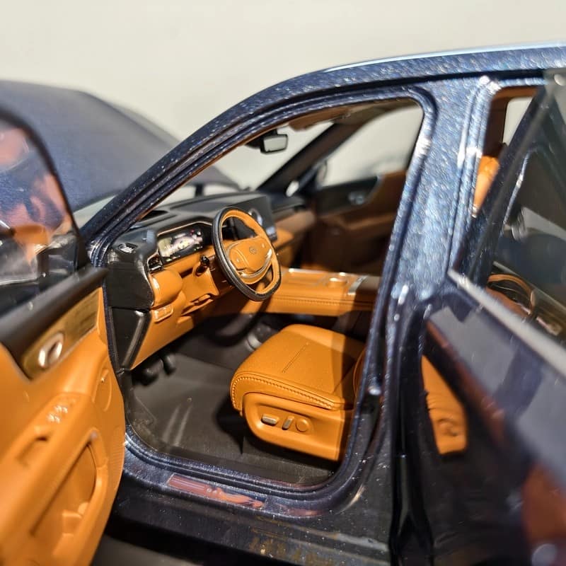 OEM GAC Trumpchi S9 1:18 Diecast Model Car