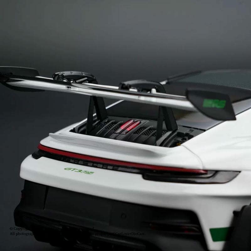 MINICHAMPS 1:18 Porsche 911 GT3 RS Diecast Model Car – Full Opening Limited Edition Collector