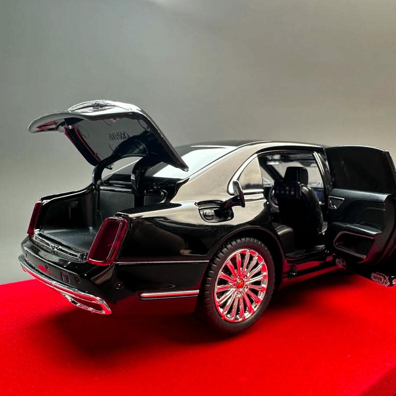 Hongqi Guoya 1:24 Diecast Model – FAW Golden Sunflower Luxury Sedan Collector Edition