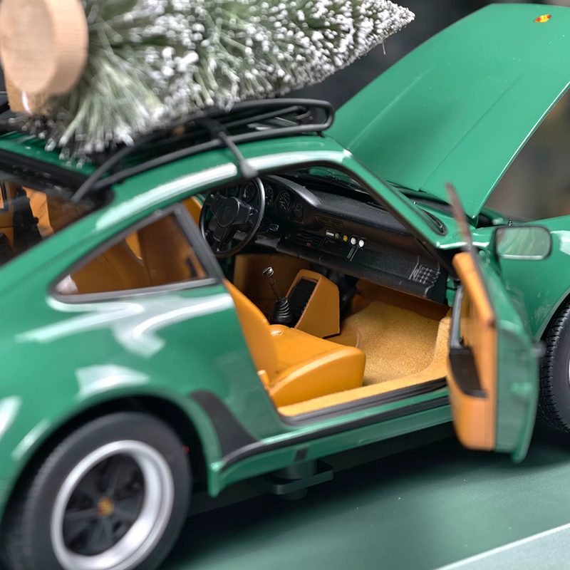 NOREV 1:18 Christmas Edition Volkswagen Beetle, Porsche 911 &amp; Fiat 500 Diecast Model Cars