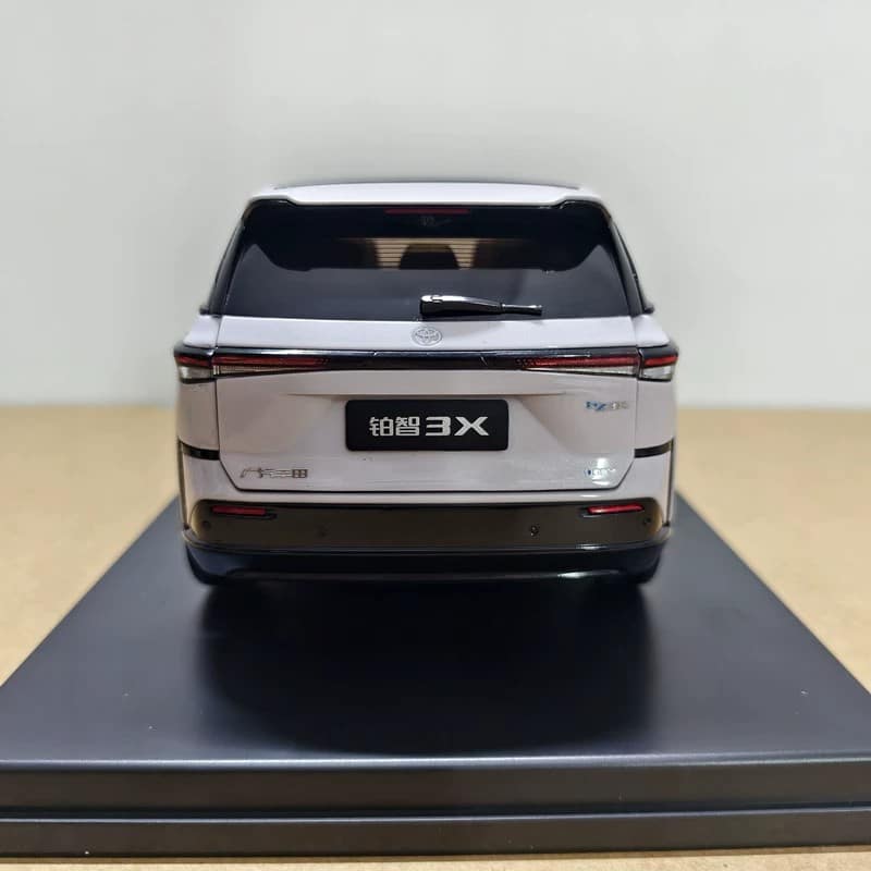 Official 1:18 GAC Toyota bZ3X Diecast Model Car – Alloy New Energy SUV Collector