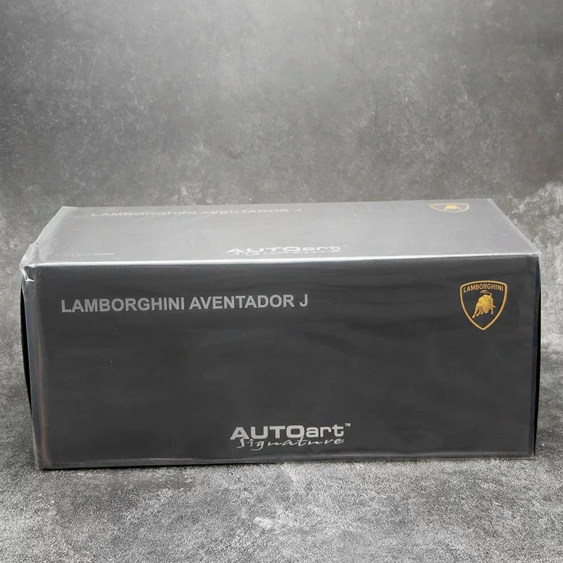 AUTOart 1:18 Lamborghini Aventador J LP700-4 Diecast Model