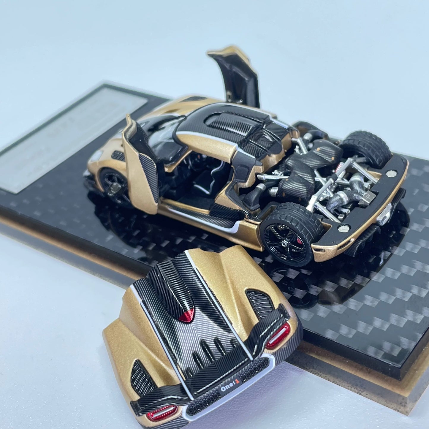 Car King HEC2026 Exhibition Limited Edition 1:64 Diecast Model Collection – Gold
