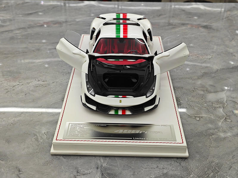 Dino Model 1:18 Ferrari 488 Pista Resin (Fully Open) Model