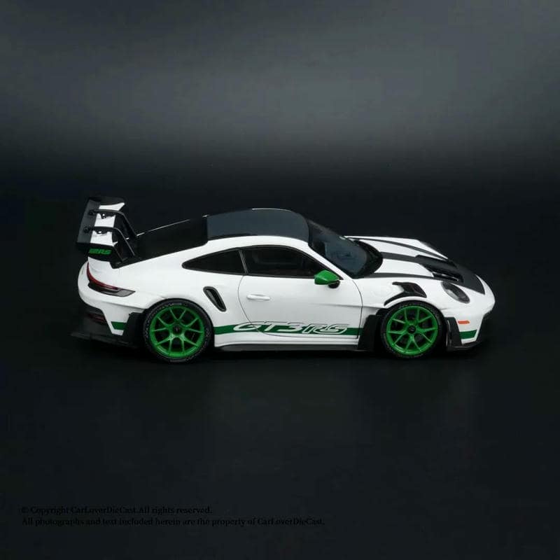 MINICHAMPS 1:18 Porsche 911 GT3 RS Diecast Model Car – Full Opening Limited Edition Collector