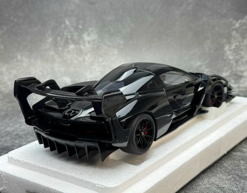 AUTOart 1:18 McLaren Senna GTR Diecast Model