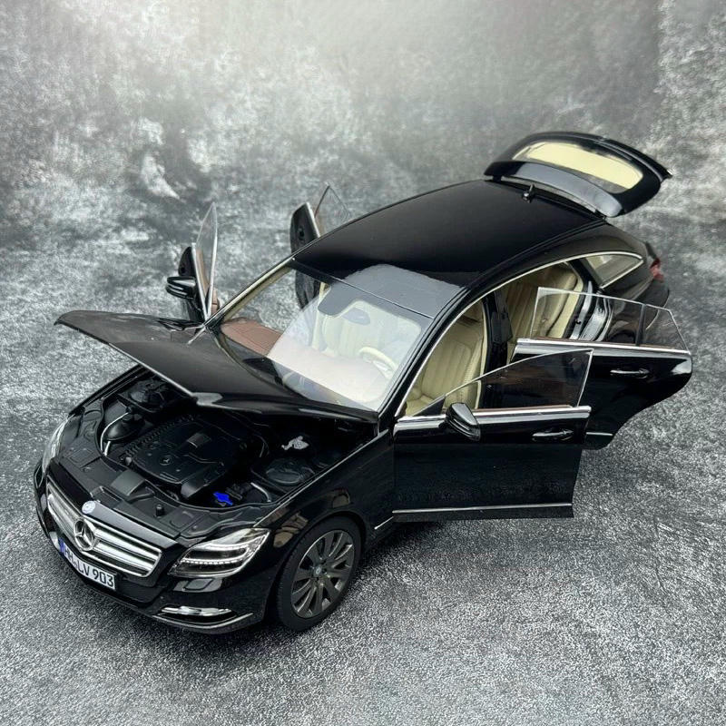 Norev 1:18 Mercedes-Benz CLS-Class Coupe (C218) 2011 Diecast Model