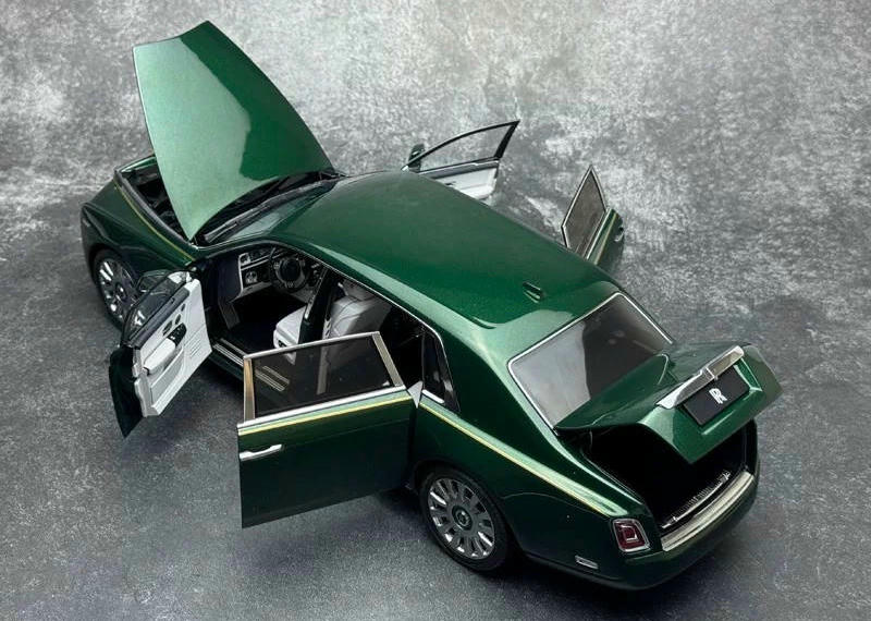 OEM 1:18 Rolls-Royce Phantom VIII Diecast Model