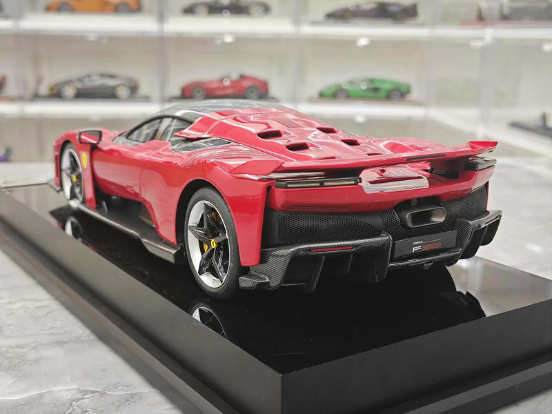 Amalgam 1:18 Ferrari F80 Resin Model Car