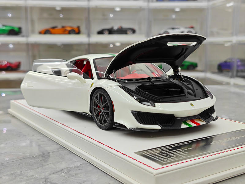 Dino Model 1:18 Ferrari 488 Pista Resin (Fully Open) Model
