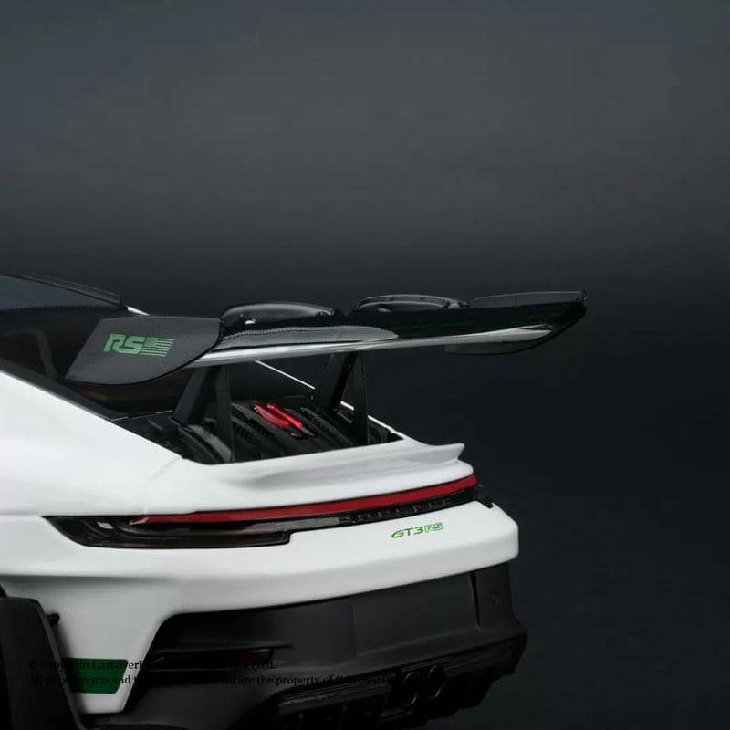 MINICHAMPS 1:18 Porsche 911 GT3 RS Diecast Model Car – Full Opening Limited Edition Collector