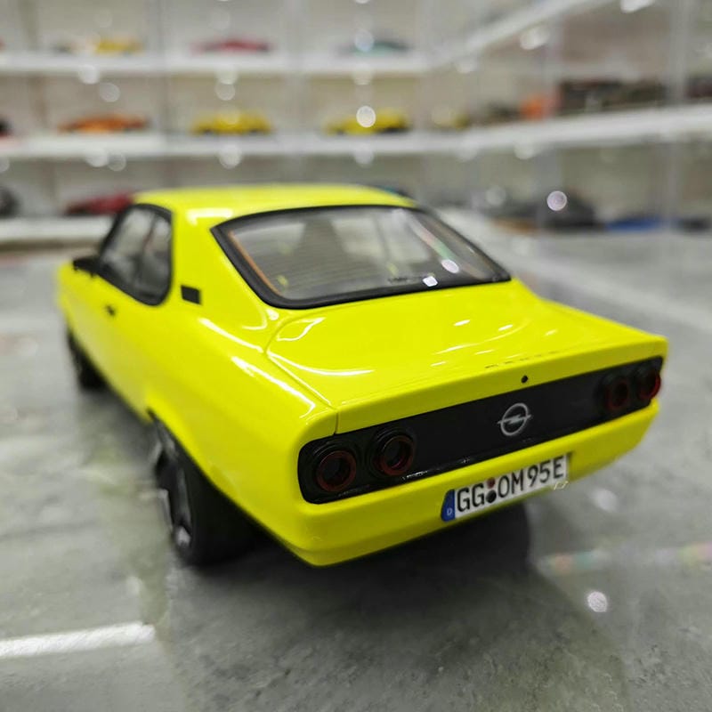 OTTO 1:18 Opel Manta GSE Resin Model Car