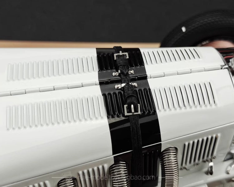 CMC Mercedes-Benz SSKL 1931 “White Elephant” No.10 M-188 1:18 Diecast Model Car