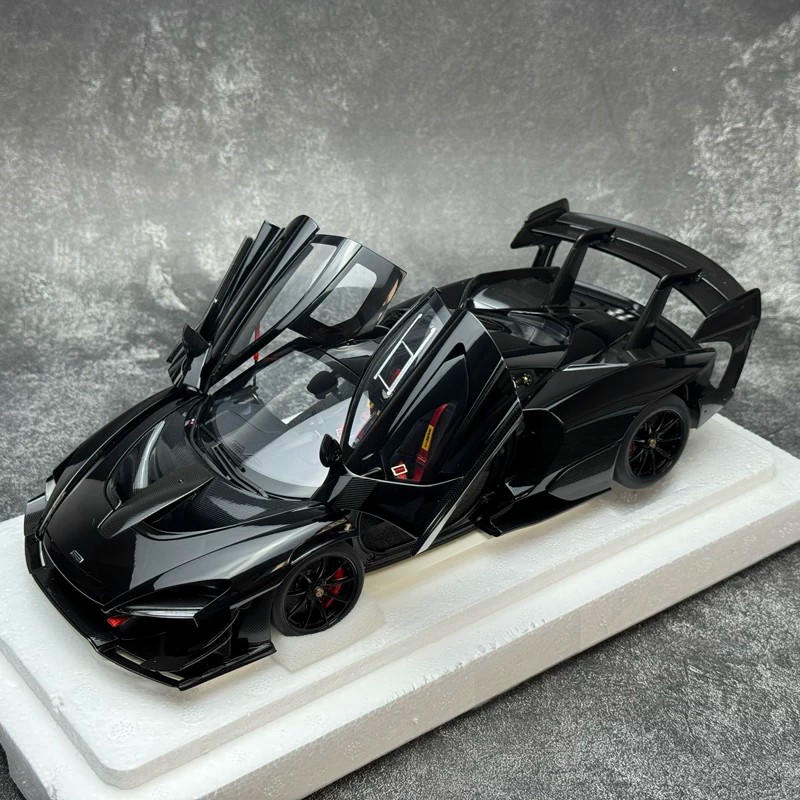 AUTOart 1:18 McLaren Senna GTR Diecast Model