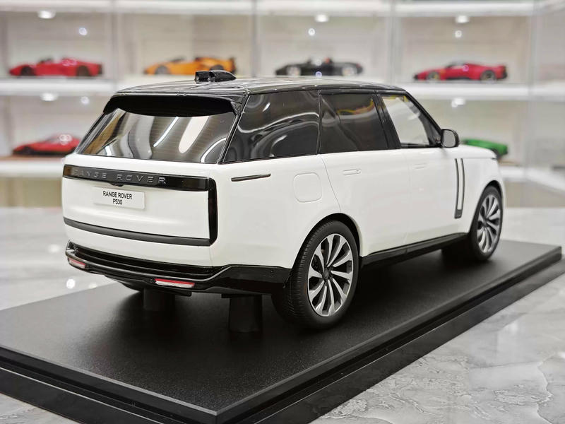 GT Spirit 1:18 Range Rover P530 Resin Model — GT533