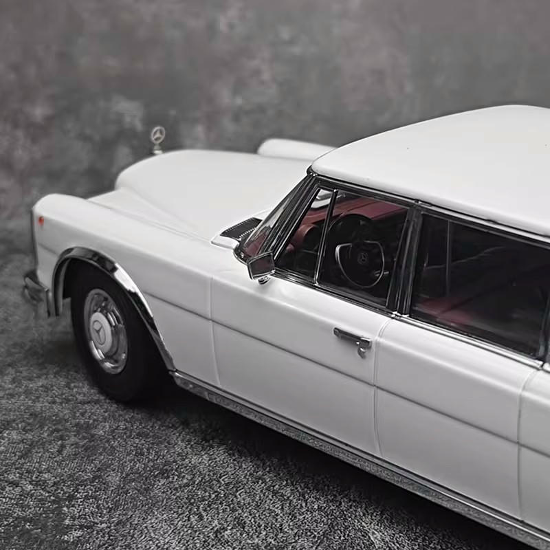 KK Scale Mercedes-Benz 600 Pullman W100 1:18 Diecast Model Car