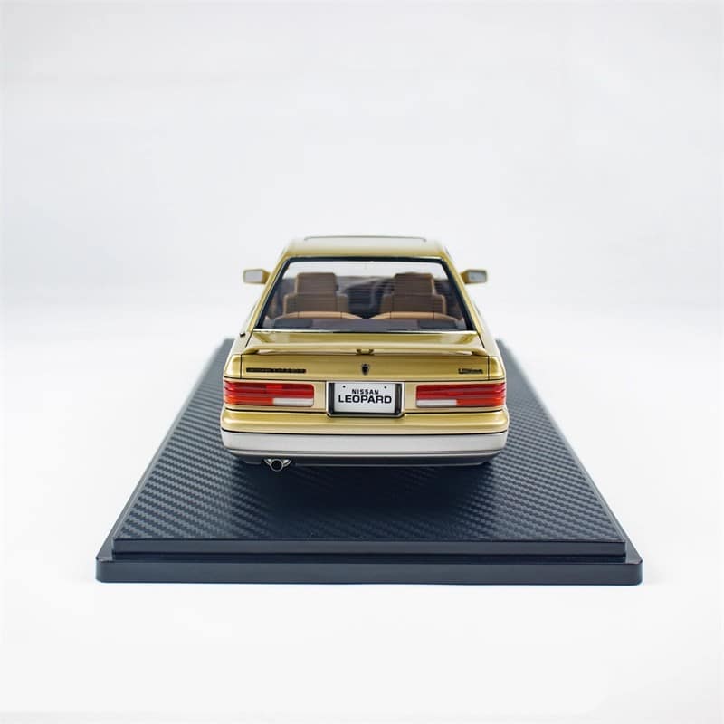 Ignition Model Nissan Leopard F31 Ultima V30 1:18 Resin Model Car