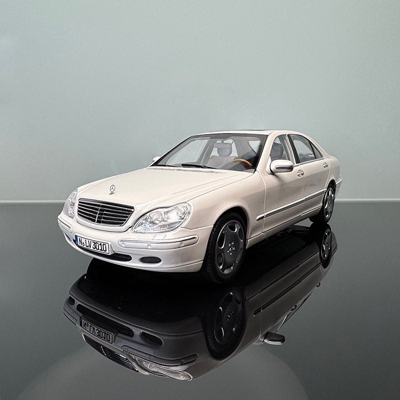 Mercedes-Benz W220 S600 Butterfly Diecast Model – 1:18 Premium Interactive Collectible
