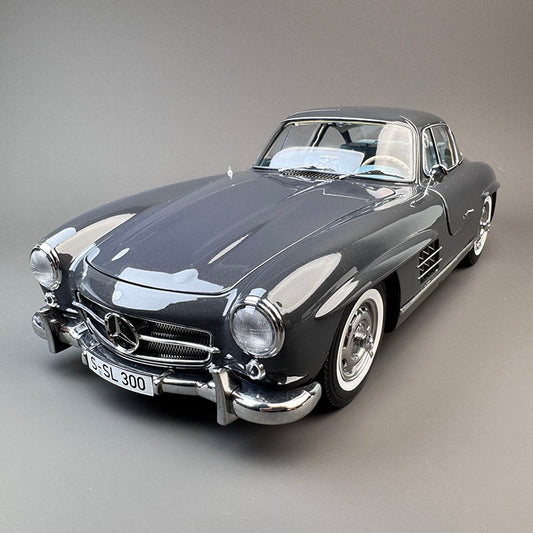 Mercedes-Benz 300SL 1:12 Scale Alloy Collectible Model – Fully Functional Doors &amp; Steering