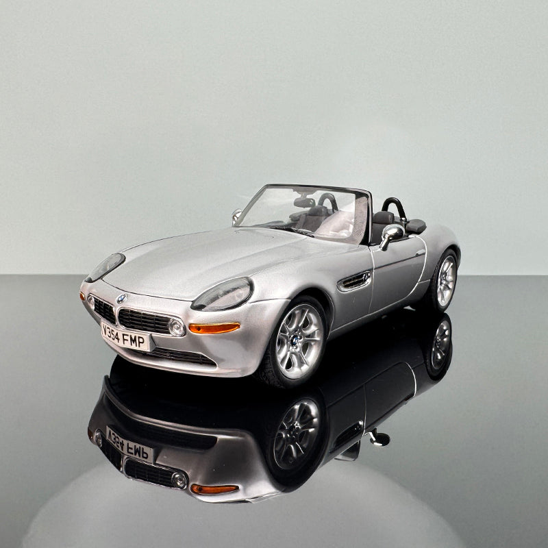 Kyosho BMW Z8 1:18 Scale Alloy Diecast Model – Interactive Collectible