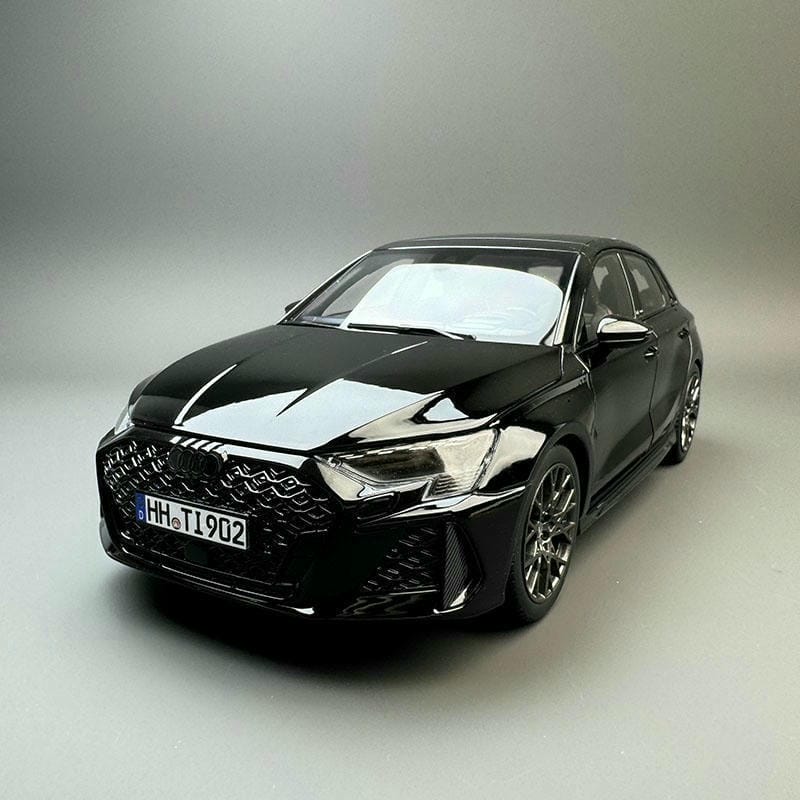 Norev 1:18 Audi RS3 – Alloy Model（188338）