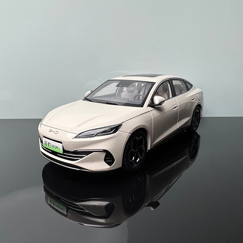 BYD Seal EV 1:18 Diecast Model – Premium Interactive Collectible