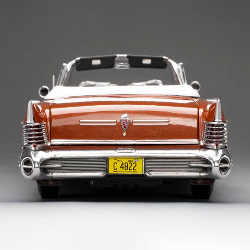 SunStar 1:18 Buick Limited Riviera Coupe 1958 Diecast Model Car