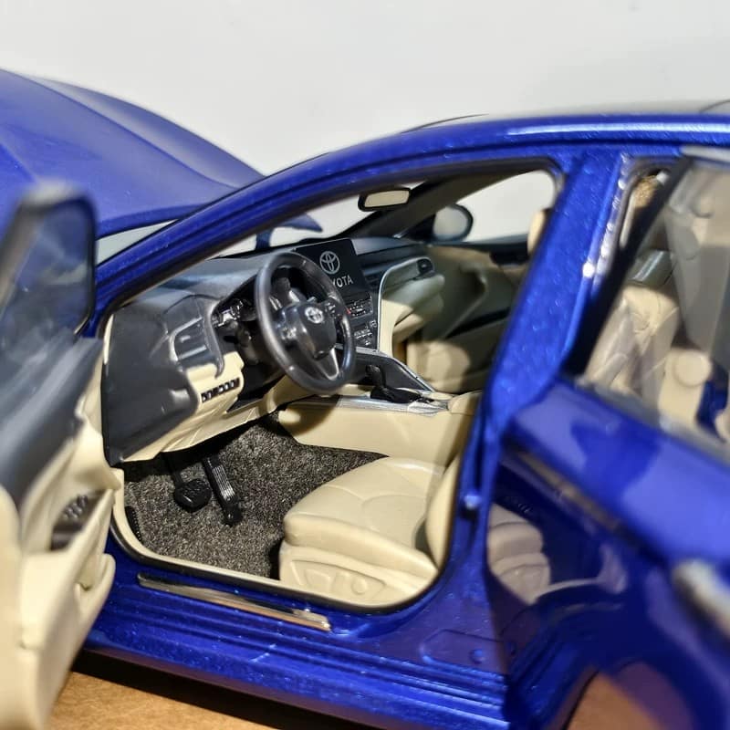 oem Licensed Toyota Camry (XV70) Hybrid Sport 2018–2021 1:18 Diecast Model