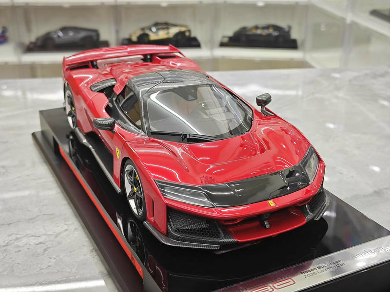 Amalgam 1:18 Ferrari F80 Resin Model Car