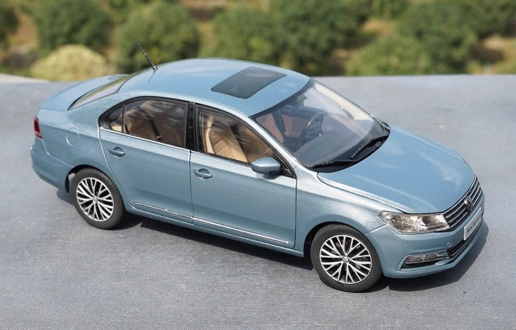 Original 1:18 Volkswagen Santana Diecast Car