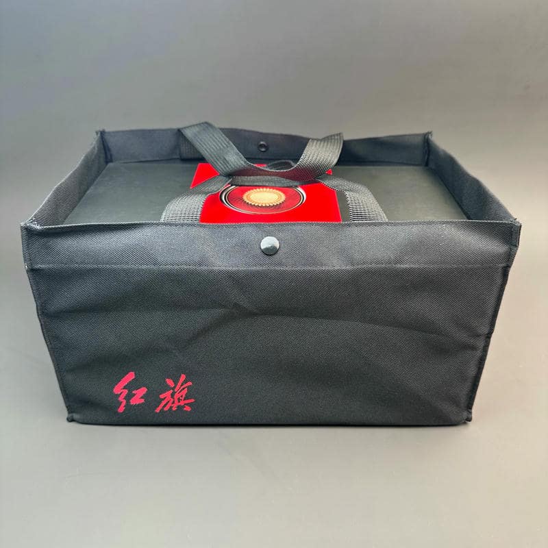 Hongqi Guoya 1:24 Diecast Model – FAW Golden Sunflower Luxury Sedan Collector Edition