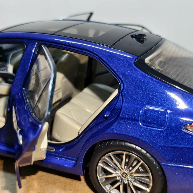 oem Licensed Toyota Camry (XV70) Hybrid Sport 2018–2021 1:18 Diecast Model