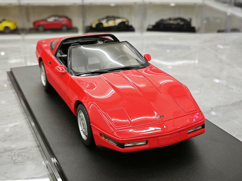 GT Spirit Chevrolet Corvette C4 1995 1:18 Resin Model Car